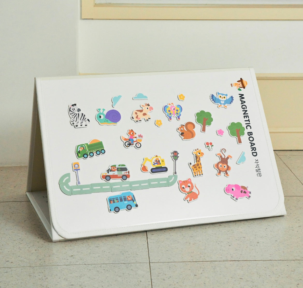 (Preorder) Baby/Toddler Folding Screen with Magnetic Board/Mirror/ Nursery Rhyme/ Pictures