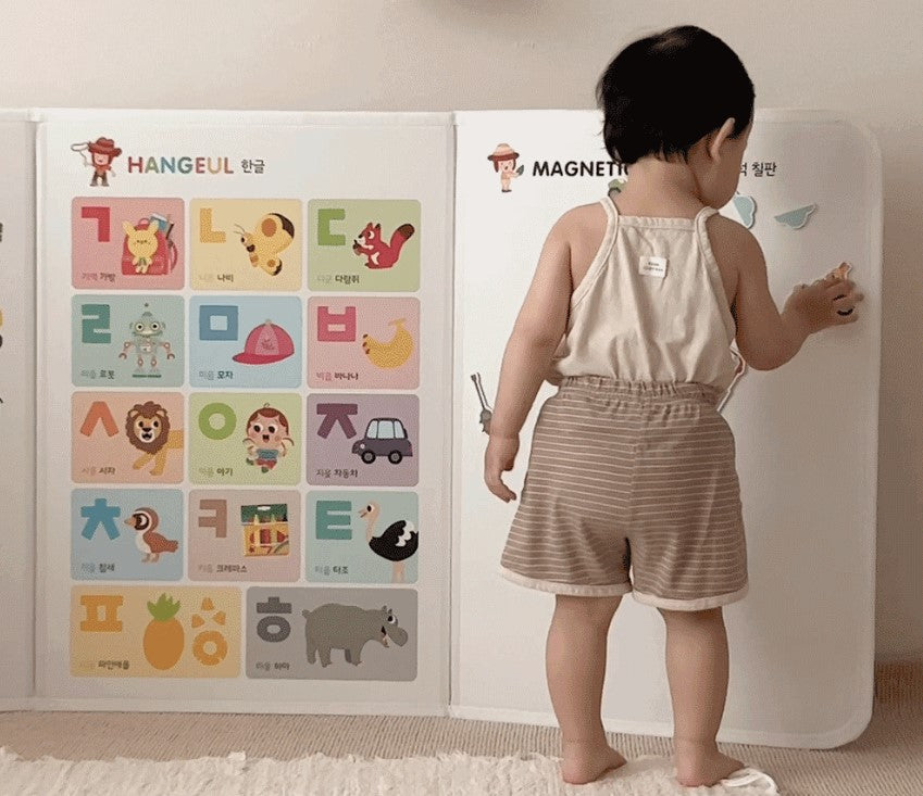 (Preorder) Baby/Toddler Folding Screen with Magnetic Board/Mirror/ Nursery Rhyme/ Pictures