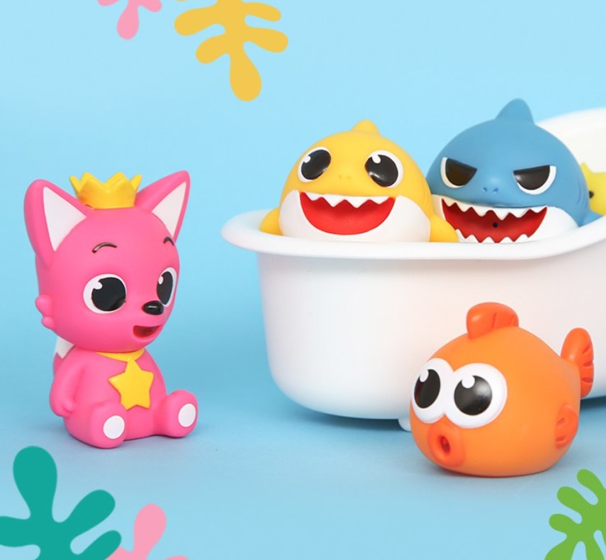 (Preorder) Pinkfong Shark Family Bath Water Gun Toy Set of 5