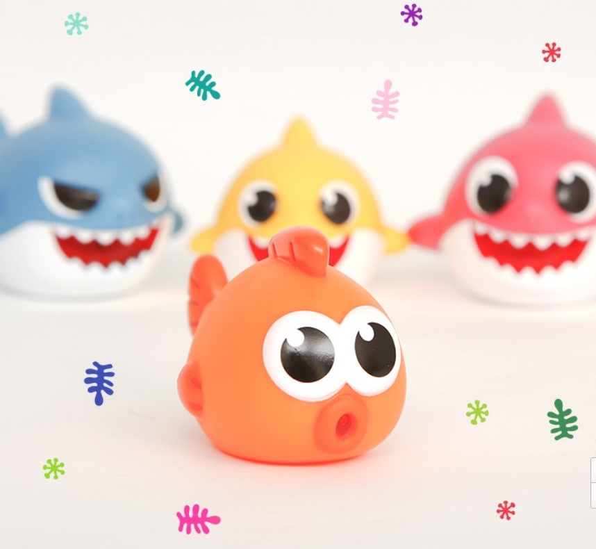 (Preorder) Pinkfong Shark Family Bath Water Gun Toy Set of 5