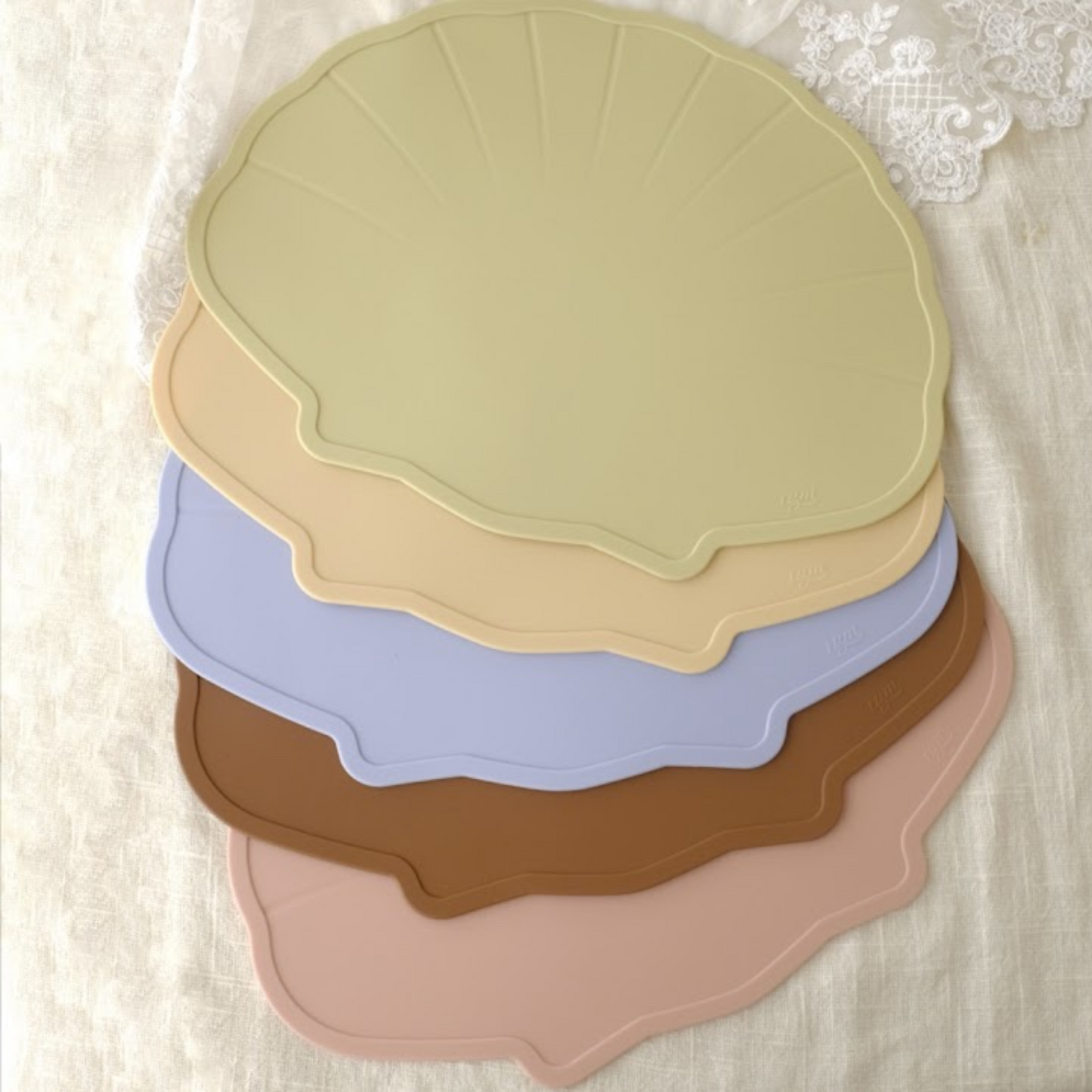 (Preorder) TGM - Silicone Seashell Placemat